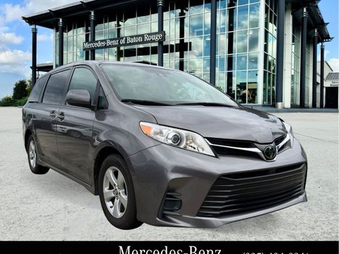 Used 2020 Toyota Sienna LE FWD image 1
