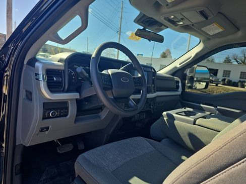 Used 2025 Ford F350 XLT w/ 360-Degree Camera Package image 11