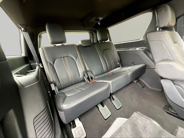Used 2024 Ford Expedition Max Platinum RWD image 27