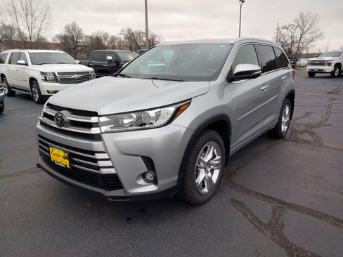 Used 2019 Toyota Highlander Limited image 4