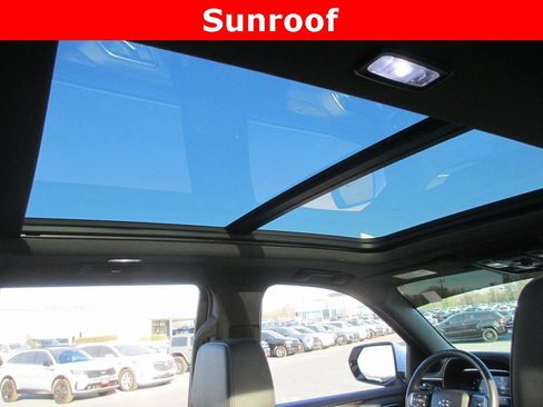 Certified 2022 Chevrolet Tahoe Z71 w/ Luxury Package image 15