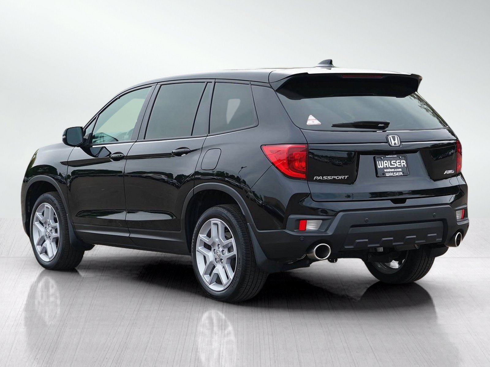 Used 2024 Honda Passport EX-L image 3