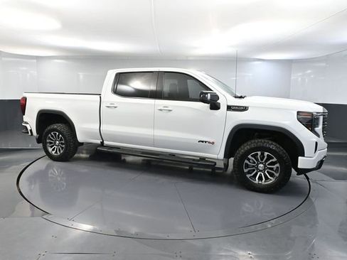 Used 2023 GMC Sierra 1500 AT4 w/ AT4 Preferred Package image 4
