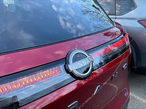 Used 2025 Nissan Murano SL image 25