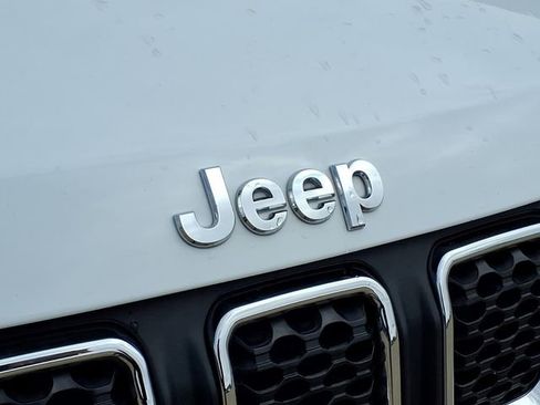 Used 2024 Jeep Compass Latitude AWD/4WD image 24