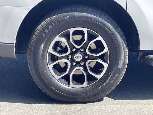 Used 2024 Ford Expedition Max XLT RWD image 7