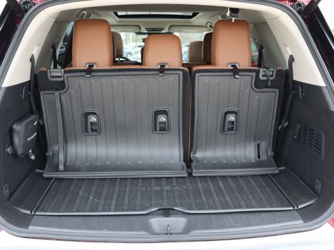 Used 2024 Nissan Pathfinder Platinum w/ Cargo Package image 35