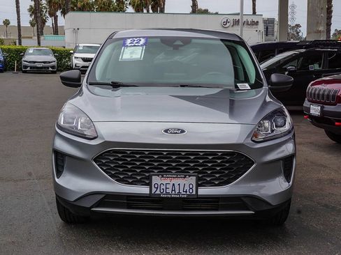 Used 2022 Ford Escape SE FWD image 2