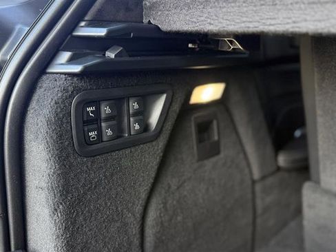 Used 2023 BMW X7 xDrive40i w/ Executive Package image 49