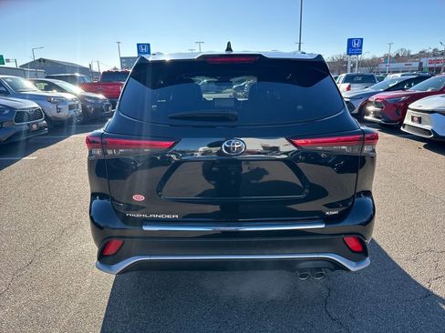 Used 2023 Toyota Highlander XSE image 6