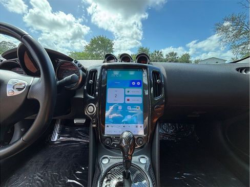 Used 2013 Nissan 370Z Touring w/ Sport Pkg image 11