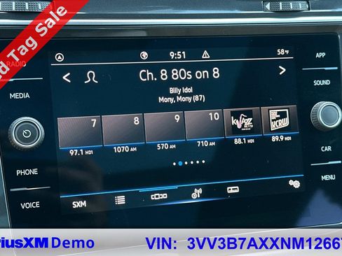 Certified 2022 Volkswagen Tiguan SE w/ Panoramic Sunroof Package image 30