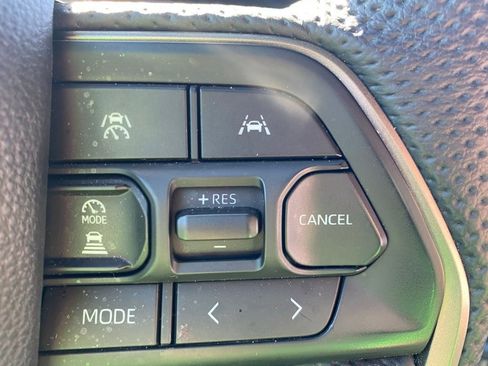 Used 2024 Toyota Tacoma TRD Off-Road image 27