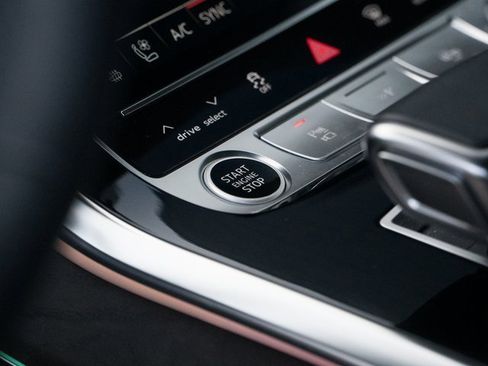 Used 2023 Audi Q8 Prestige image 28