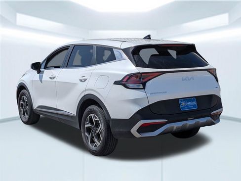 Used 2024 Kia Sportage LX image 4