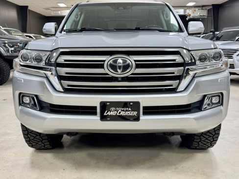 Used 2016 Toyota Land Cruiser image 29