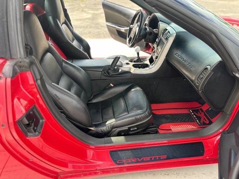 Used 2005 Chevrolet Corvette Convertible RWD image 18