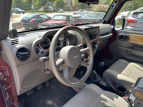 Used 2007 Jeep Wrangler Sahara w/ PWR Convenience Group AWD/4WD image 16