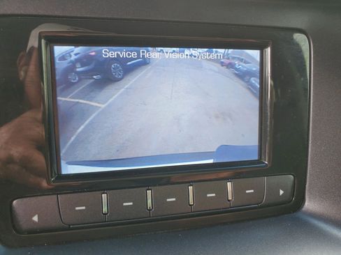 Used 2015 Chevrolet Tahoe 4WD w/ Remote Keyless Entry Package image 3