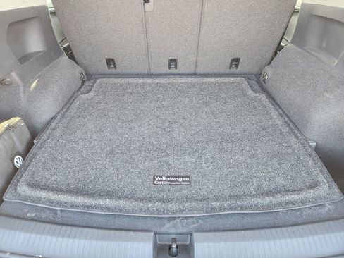 Used 2020 Volkswagen Tiguan SE w/ Panoramic Sunroof Package image 36