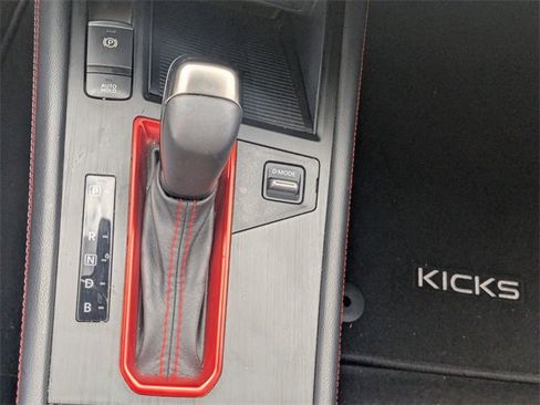 Used 2025 Nissan Kicks SR image 21