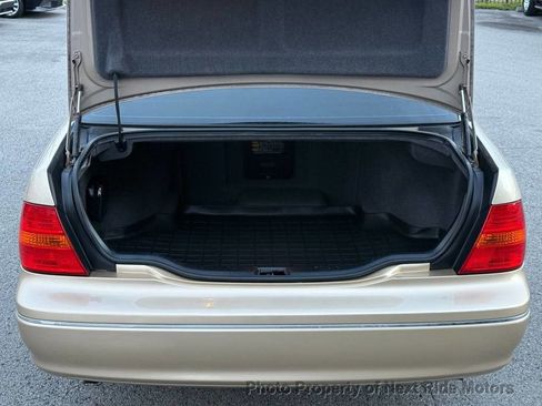 Used 2002 Lexus LS 430 image 22