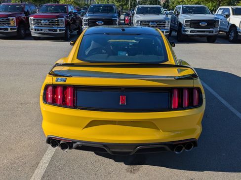 Used 2017 Ford Mustang Shelby GT350R w/ GT350R Equipment Group 920A RWD image 5