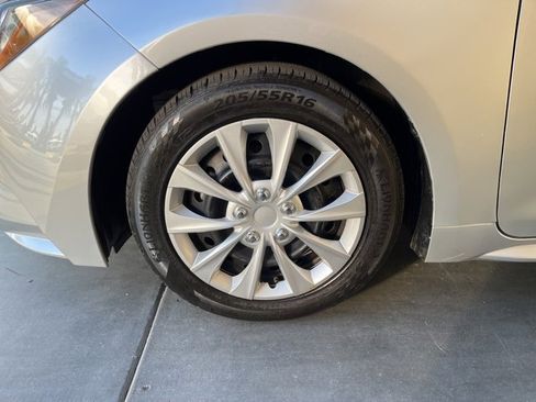 Used 2022 Toyota Corolla LE image 34