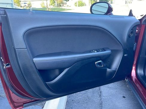 Used 2019 Dodge Challenger R/T Scat Pack RWD image 9
