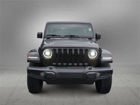 Used 2019 Jeep Wrangler Unlimited Sahara image 3