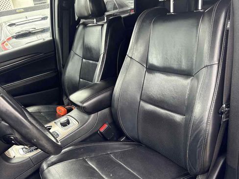 Used 2017 Jeep Grand Cherokee Limited w/ Luxury Group II image 7