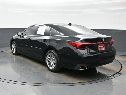 Used 2019 Toyota Avalon XLE image 4
