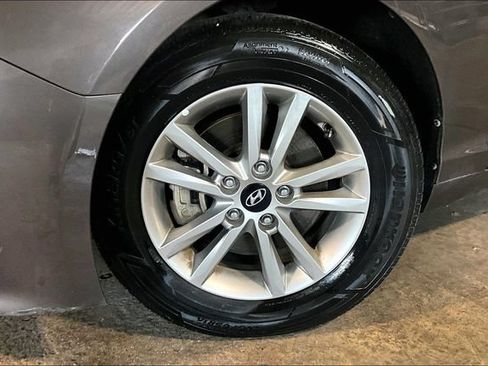 Used 2017 Hyundai Sonata SE FWD image 8