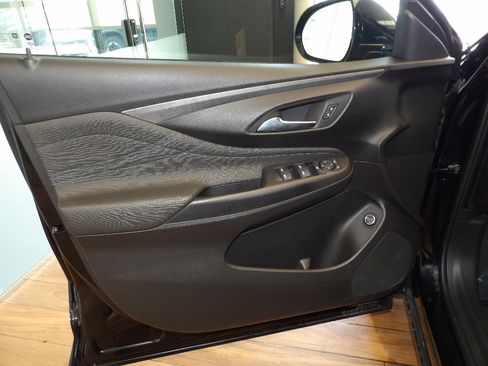 Used 2025 Buick Envista Sport Touring w/ Convenience I Package FWD image 23