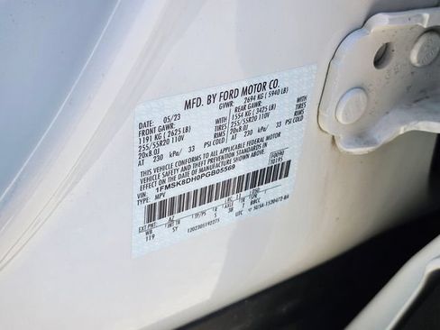 Used 2023 Ford Explorer XLT w/ Equipment Group 202A AWD/4WD image 36