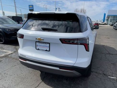 New 2026 Chevrolet Equinox LT w/ LPO, Floor Liner Package image 9