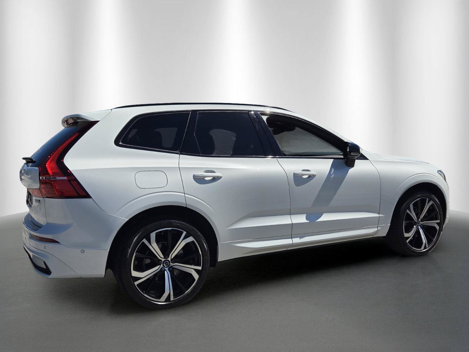 Used 2025 Volvo XC60 B5 Ultra w/ Protection Package Premier AWD/4WD image 7