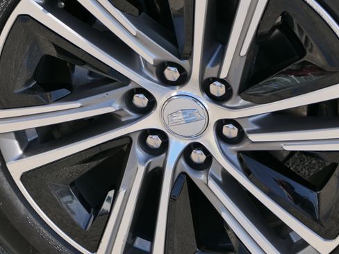 New 2026 Cadillac Lyriq Premium Luxury AWD/4WD image 12