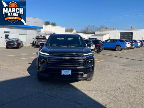 New 2026 Chevrolet Traverse LT image 2