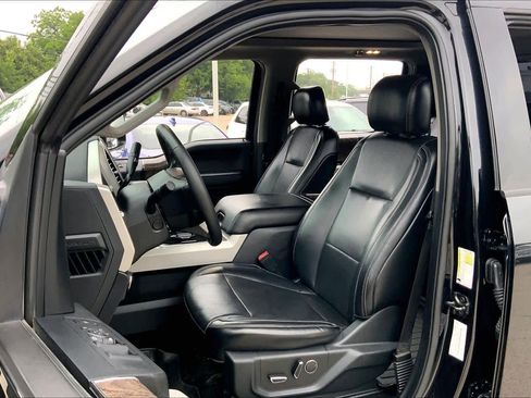 Used 2019 Ford F350 Lariat w/ Lariat Ultimate Package AWD/4WD image 8