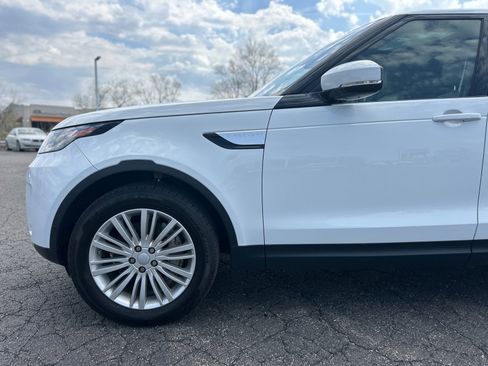 Used 2020 Land Rover Discovery HSE image 12