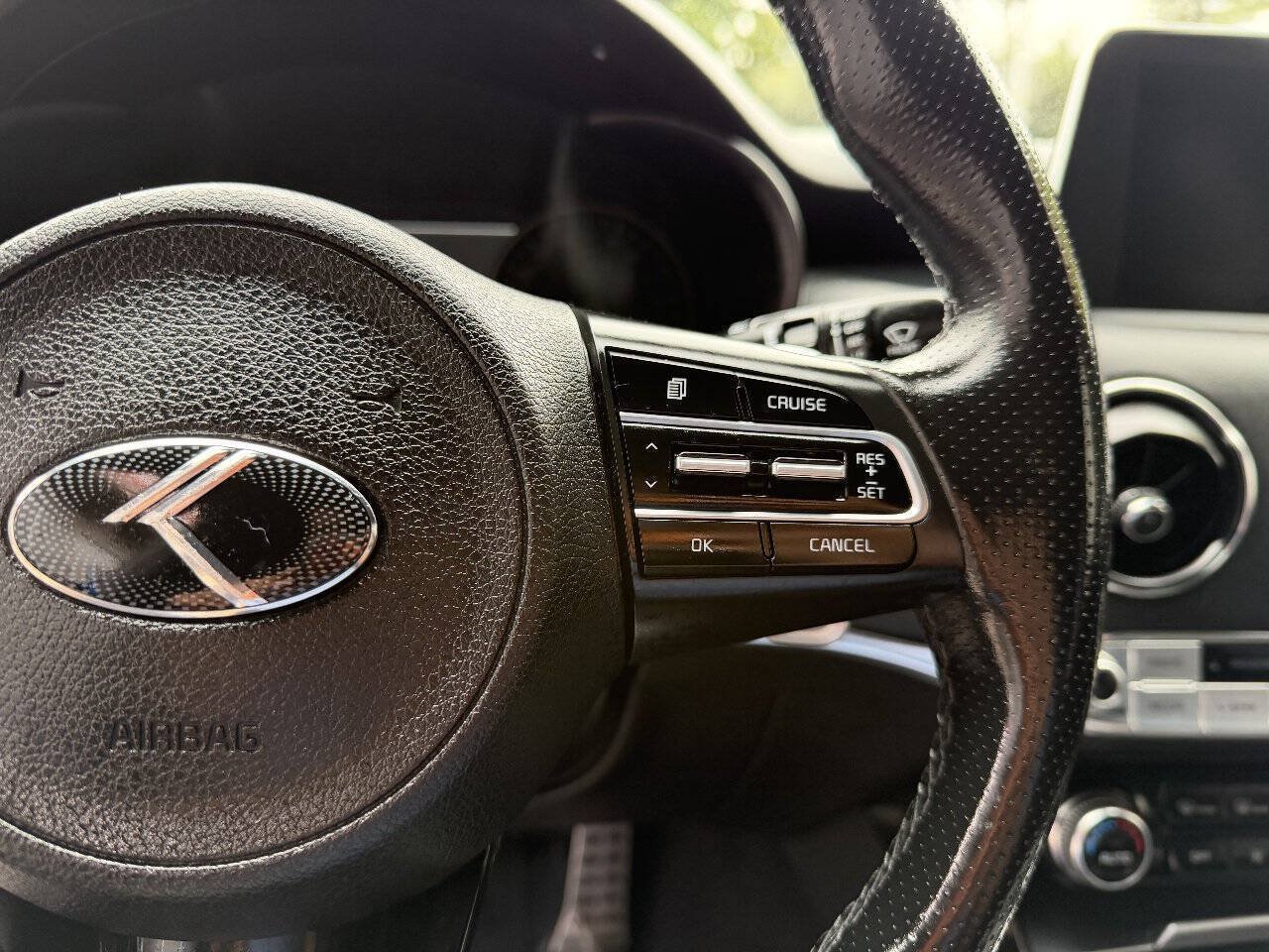 Used 2018 Kia Stinger GT1 RWD image 13