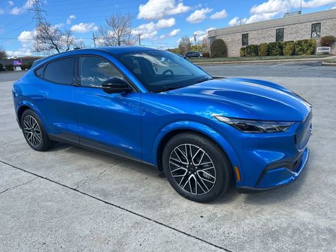 Used 2025 Ford Mustang Mach-E Premium image 9