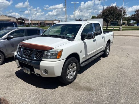 Used 2004 Nissan Titan LE w/ (Tow) Big Tow Pkg AWD/4WD image 2