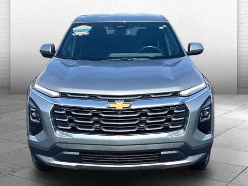 Used 2026 Chevrolet Equinox LT FWD image 2