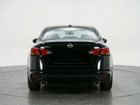 Used 2025 Nissan Altima 2.5 SV image 7