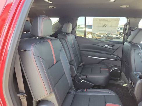 New 2026 Chevrolet Traverse RS w/ LPO, Floor Liner Package FWD image 17