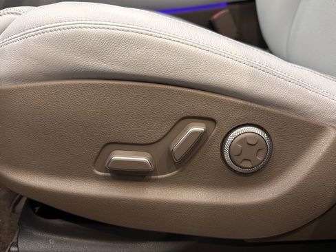 Certified 2026 Genesis GV70 2.5T Advanced AWD/4WD image 13