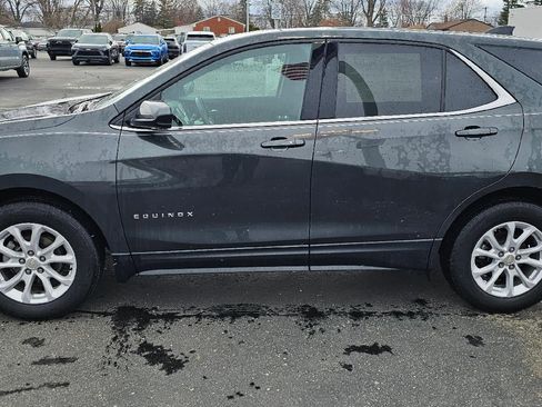 Used 2020 Chevrolet Equinox LT w/ Driver Convenience Package image 4