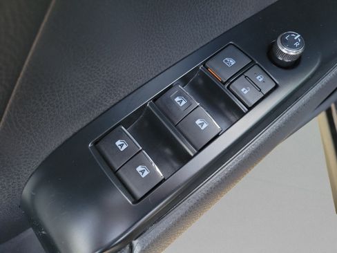Used 2020 Toyota Camry XSE FWD image 14